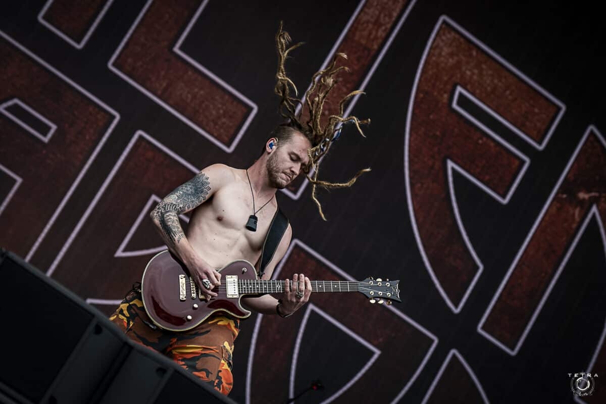 Alien Weaponry annonce son nouvel album, Te Rā, et dévoile le single Mau Moko