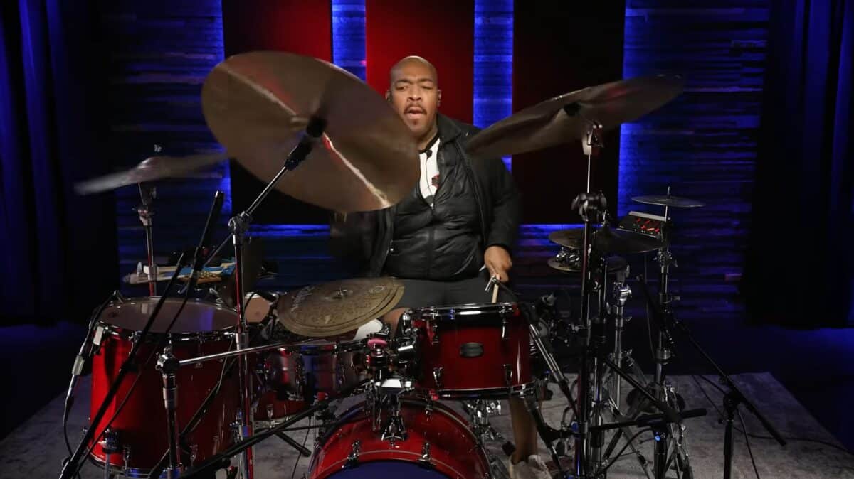 Quand le jazz rencontre Korn : Eric Harland improvise sur Freak On A Leash