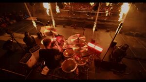 Luke Holland partage sa performance sur Ronald avec Falling In Reverse au Kia Forum