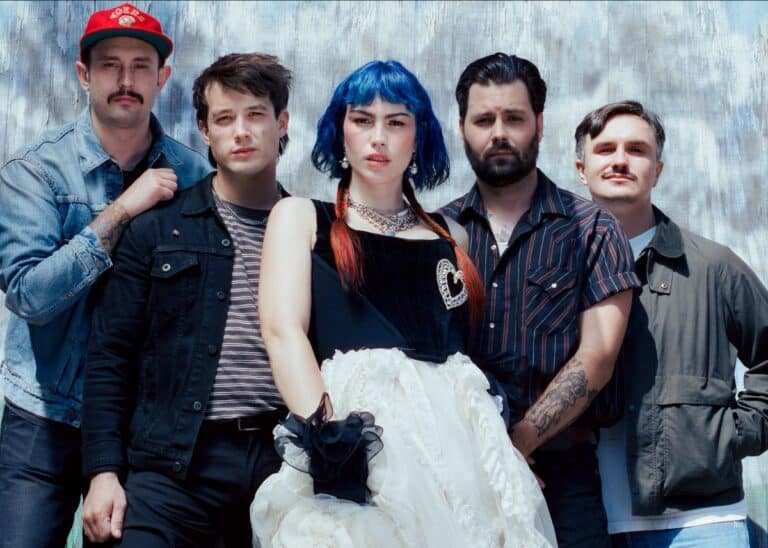 Special : Scowl mélange pop, hardcore et arena rock avec un nouveau single captivant