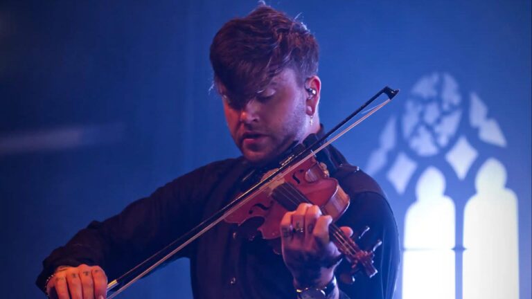 “Un rituel envoûtant au Bataclan” : Imminence et Aviana marquent les esprits