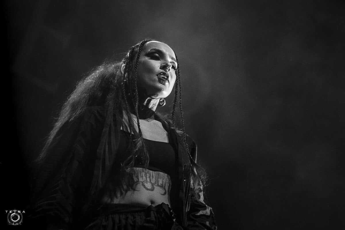 “C’est une chanson très spéciale pour nous” : Tatiana Shmayluk (Jinjer) révèle sa chanson préférée sur le nouvel album Duél