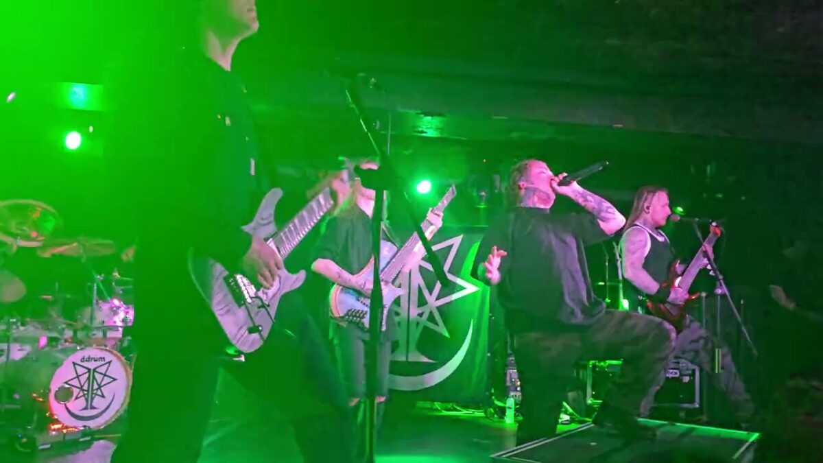 Josh Davies fait ses débuts avec Ingested lors d’un concert à Londres