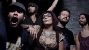 Krysta Cameron et Mike “Rickshaw” Martin envisagent de reformer Iwrestledabearonce