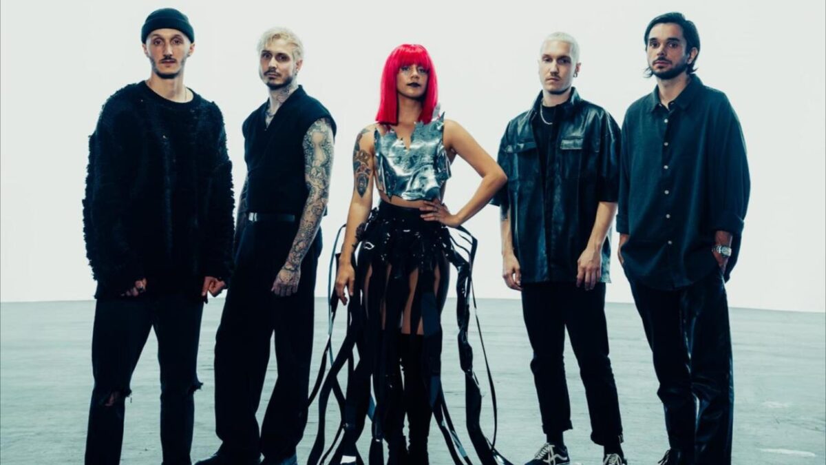 “Ceux qui veulent l’ancien Novelists peuvent écouter les anciens albums” : Camille Contreras assume une prise de risque créative