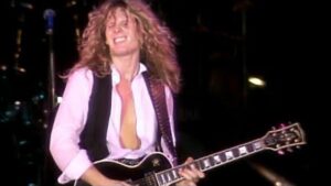 David Coverdale, Mike Portnoy et d’autres rendent hommage à John Sykes