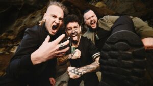 “L’esprit humain n’a pas été conçu pour comprendre le monde dans lequel nous vivons actuellement” : Alien Weaponry sort 1000 Friends