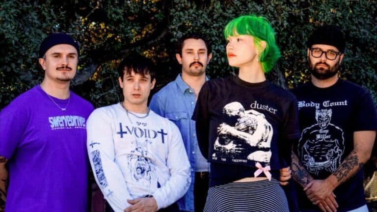 Scowl dévoile B.A.B.E., un nouveau single furieux avant Are We All Angels