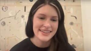 “Il y a ce sentiment de tiraillement constant” : Courtney LaPlante, chanteuse de Spiritbox, parle des paroles du nouvel album Tsunami Sea