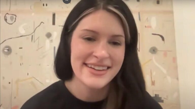 “Il y a ce sentiment de tiraillement constant” : Courtney LaPlante, chanteuse de Spiritbox, parle des paroles du nouvel album Tsunami Sea