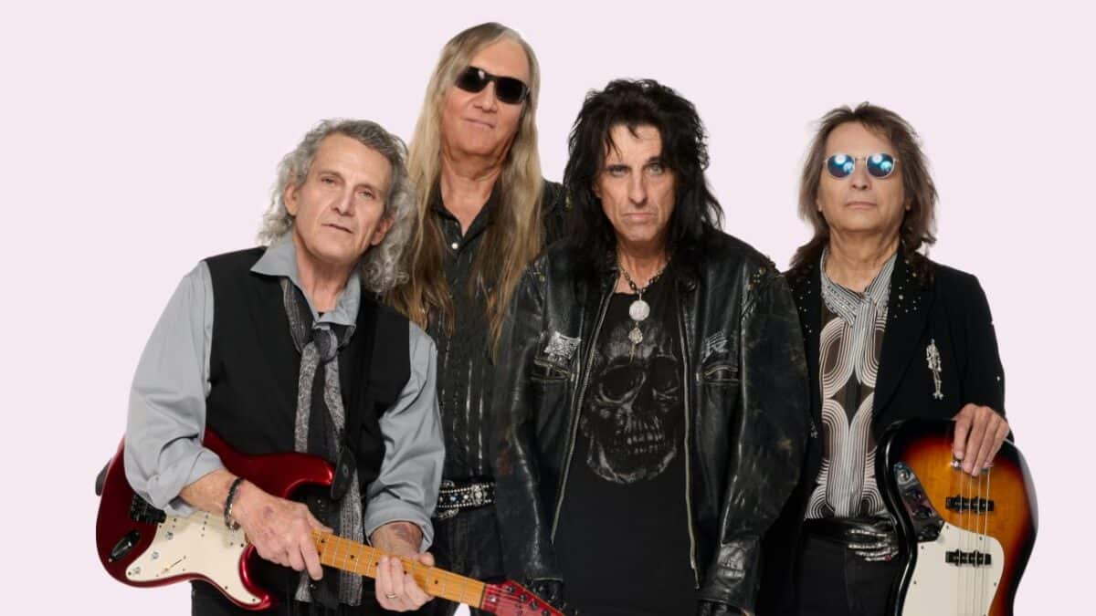 Alice Cooper retrouve son groupe originel sur le single Black Mamba !