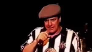 Brian Johnson (AC/DC) reprend Hold The Line de Toto : une vidéo oubliée refait surface et devient virale