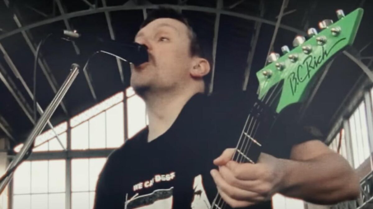 “J’ai toujours admiré les groupes qui donnent ce sentiment de liberté” : Fabien (Death Whore) parle musique et littérature