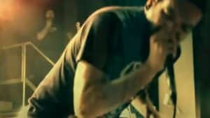 Cette chanson cultissime de la fin des années 2000 contient une erreur que même son producteur n’avait pas remarquée jusqu’à ce qu’un fan le lui signale