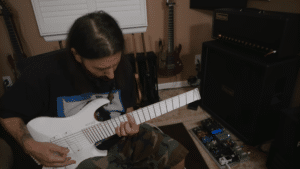 Private Music arrive bientôt : Deftones fait patienter ses fans avec une vidéo de son guitariste