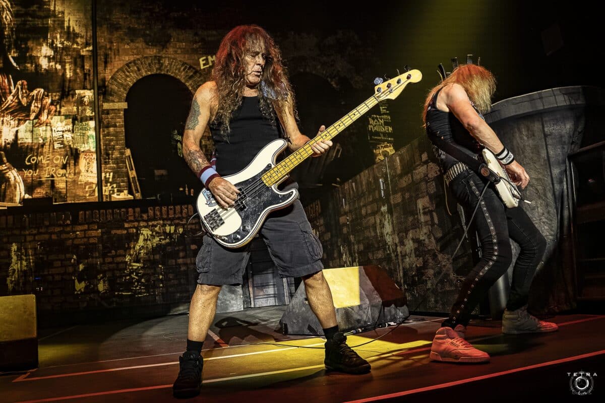 “Il a fallu trancher après les soucis de santé de Nicko” : Steve Harris (Iron Maiden) revient sur le départ de McBrain