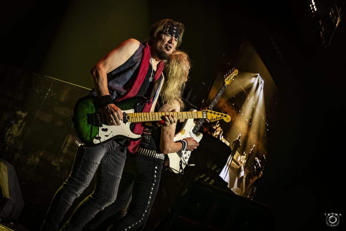 Pourquoi Adrian Smith ne peut pas improviser avec Iron Maiden : “Tout est calé au millimètre”