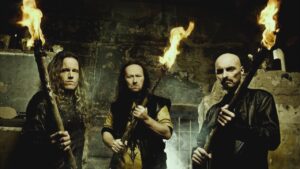 Venom célèbre Ozzy Osbourne et Black Sabbath avec un medley puissant au Hellsinki Metal Festival