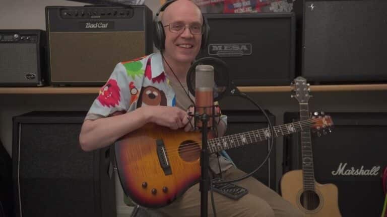 “Je ne sais pas si l’industrie a encore besoin de moi” : Devin Townsend livre une performance intime de From The Heart