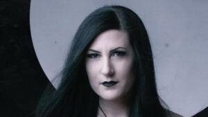 “Je suis VRAIMENT fière de Zoë et Ashok” : Lindsay Schoolcraft soutient les ex-membres de Cradle Of Filth