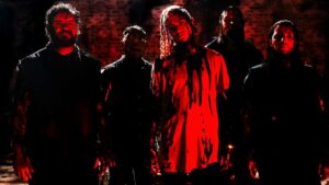 “Merci” : Lorna Shore cartonne dans les charts mondiaux et entre dans le Top 100 en France