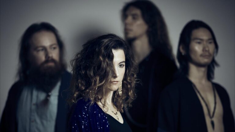 Përl dévoile Naufragée des Nuages, premier extrait de son nouvel album Architecture du Vertige