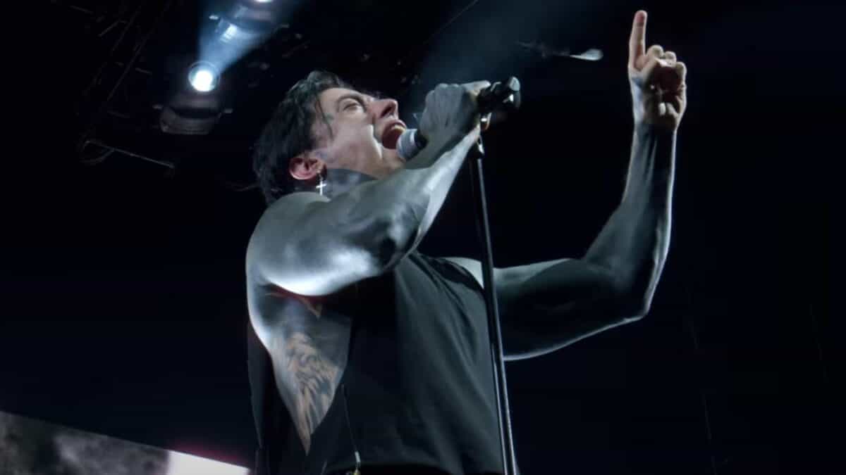 « Il a admis avoir eu une relation avec une mineure » : Ronnie Radke justifie le renvoi de Max Georgiev – Le guitariste nie les faits