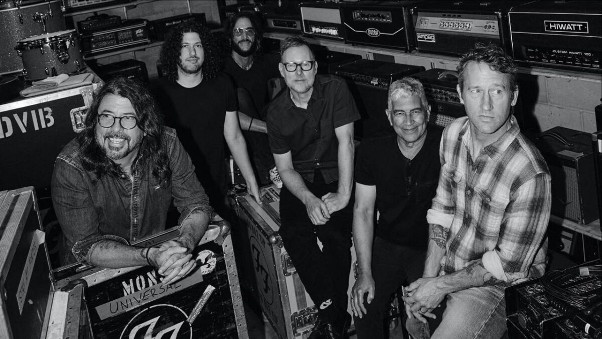 Foo Fighters : Pat Smear absent des prochains concerts, “qu’il revienne en pleine forme et sur ses deux pieds”