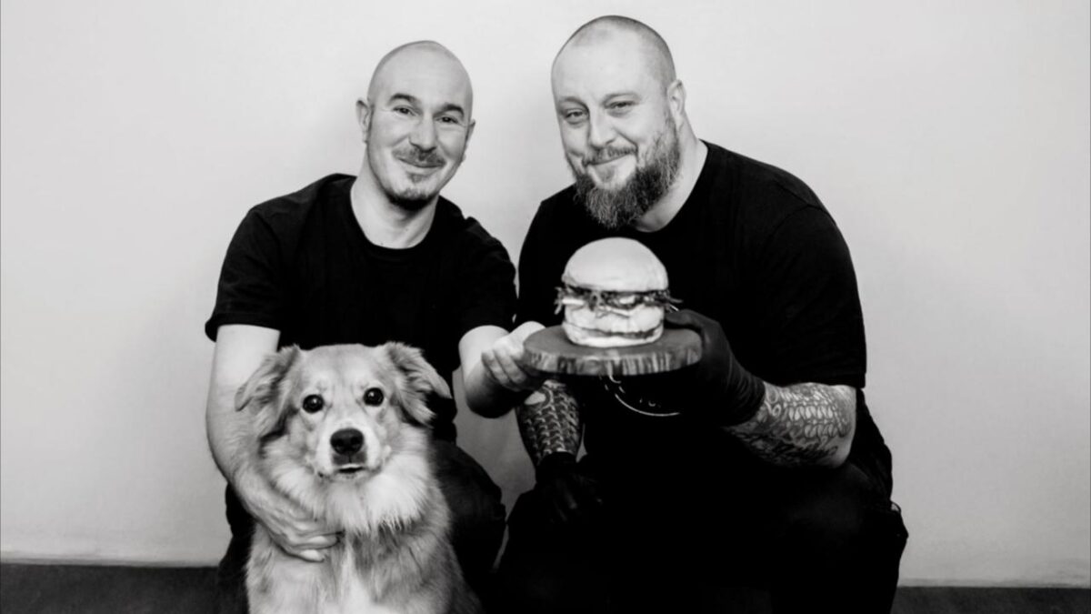 “C’est un honneur” : Klone a désormais son propre burger… et il sauve des animaux