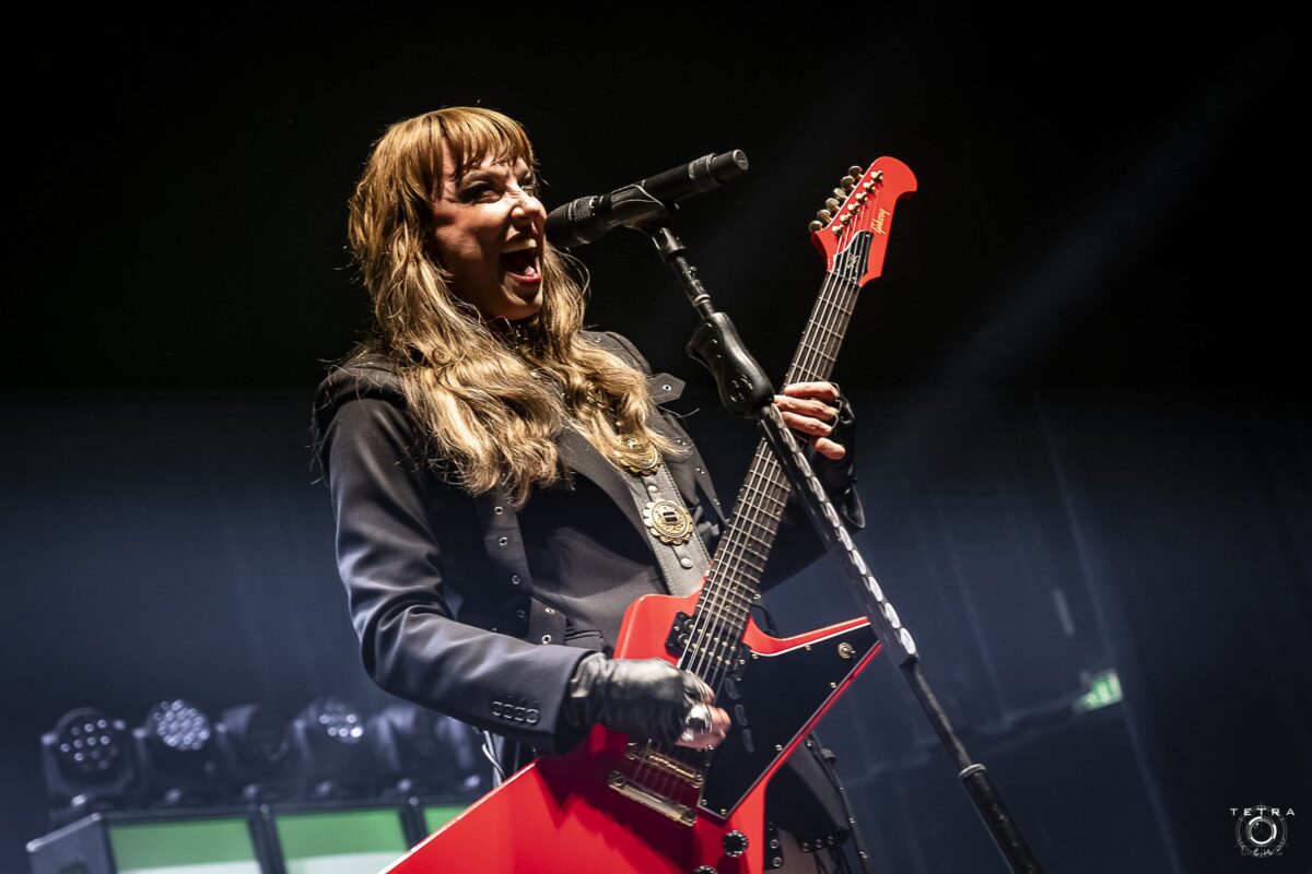 Halestorm à l’Olympia : Lzzy Hale rugit lors d’une soirée mémorable aux côtés de Bloodywood !
