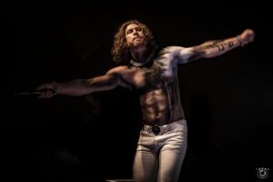 “Et cela leur va comme un gant” : Nothing More illumine l’Elysée Montmartre dans une soirée sous haute intensité