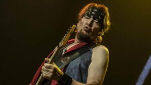 Iron Maiden : la mythique intro Doctor Doctor bientôt remplacée en concert ?