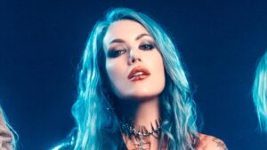“J’ai l’impression de ne faire que commencer” : Alissa White-Gluz revient sur vingt ans de sacrifices et s’affirme loin d’Arch Enemy