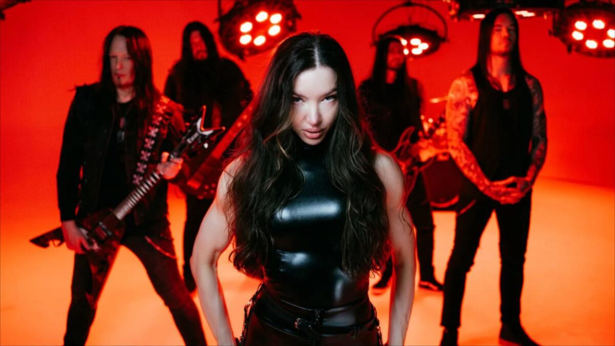 Arch Enemy : les vidéos du premier concert européen de Lauren Hart sont disponibles
