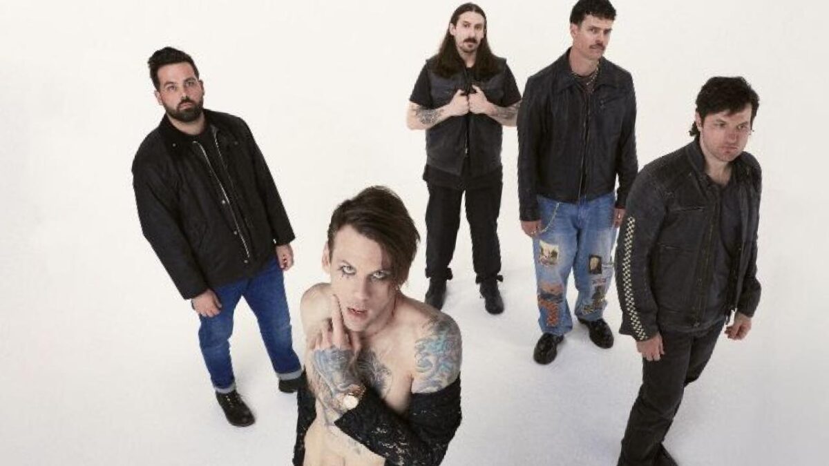 Caleb Shomo (Beartooth) supprime son Instagram après des moqueries homophobes liées au clip de Free