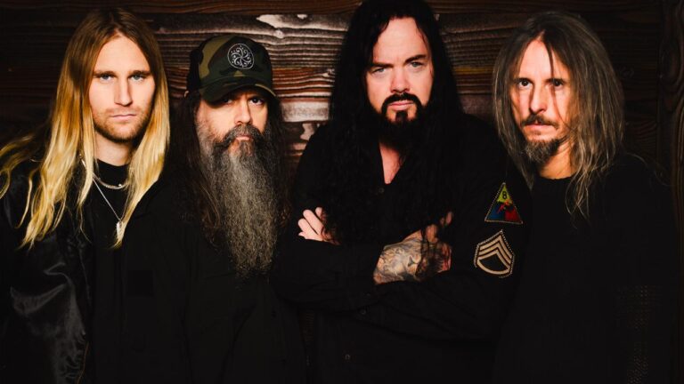 “Une chanson metal géniale, facile à chanter” : Evergrey dévoile Architects Of The New Weave