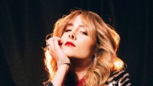 Diamante dévoile Bite Of The Beast, un hymne rock sur l’amour toxique : “Comme tomber sous l’emprise d’un sort dont on sait qu’il finira par nous briser”