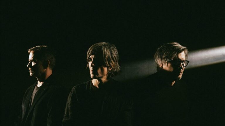 Failure : écoutez le nouveau single A Way Down extrait de Location Lost