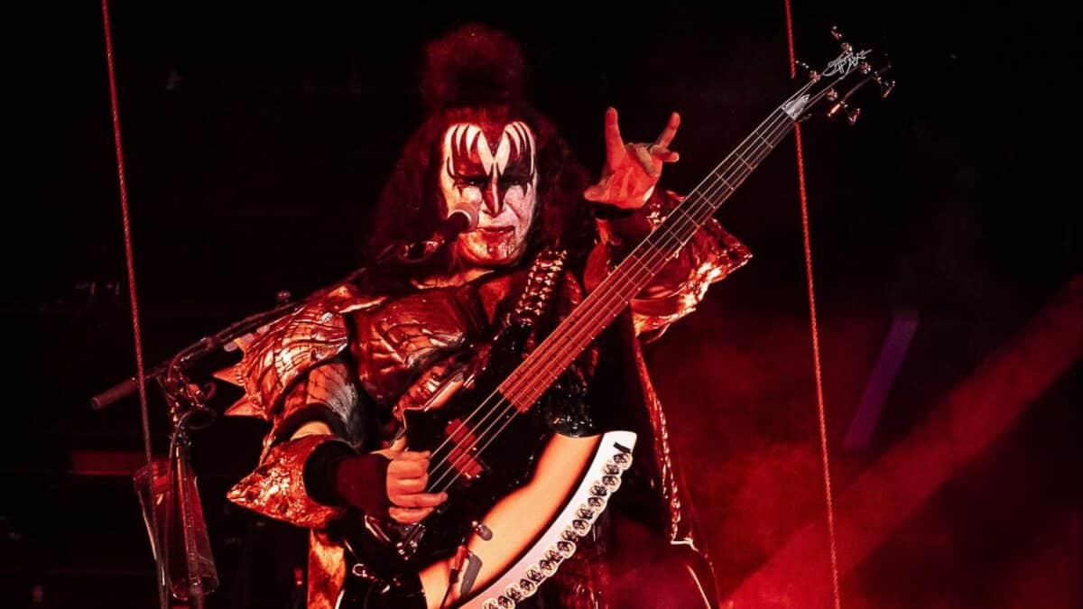 « Si vous n’aimez pas l’Amérique, retournez d’où vous venez » : Gene Simmons (Kiss) défend l’immigration légale lors d’un discours aux États-Unis