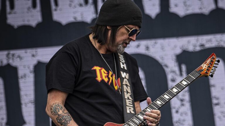 Phil Campbell And The Bastard Sons : Dark Days en live au Summer Breeze 2018 refait surface après la disparition du guitariste