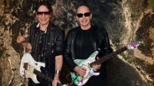 Satriani et Vai en pleine complicité sur Dancing, nouveau single puissant du SatchVai Band