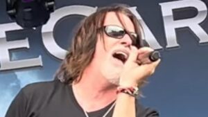 “Il s’est battu avec une force et un courage remarquables” : la voix de Boston, Tommy DeCarlo, s’est éteinte à 60 ans