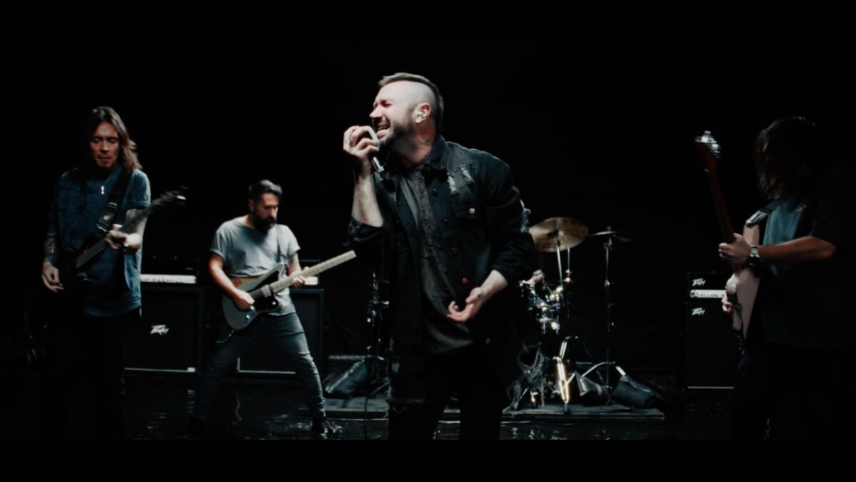 Periphery frappe encore : découvrez le clip de Everyone Dies Alone