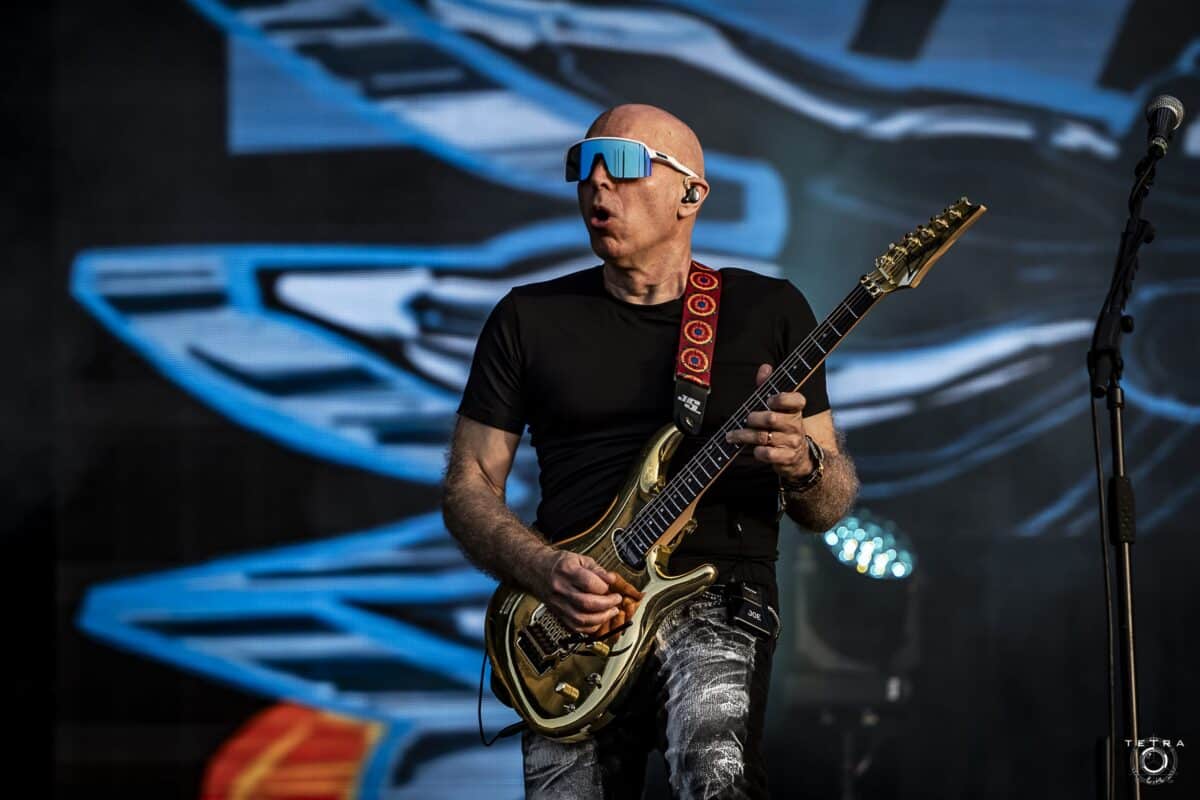 Pourquoi Joe Satriani a poursuivi Coldplay pour plagiat après Viva La Vida