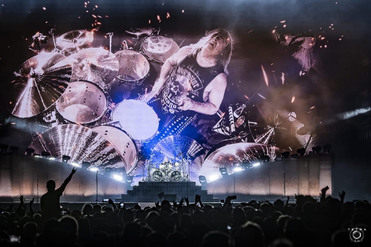 « J’ai failli y laisser la vie. Et il y a eu une énorme frayeur concernant ma jambe droite » : Mikkey Dee revient sur sa septicémie