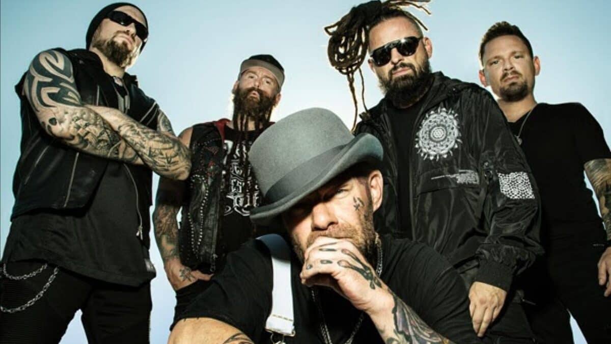 “On a construit ce groupe comme un cuirassé” : Five Finger Death Punch prépare une tournée européenne massive
