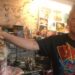 Gwar met aux enchères la hache du Sexecutioner pour aider Chuck Varga, atteint d&rsquo;un cancer