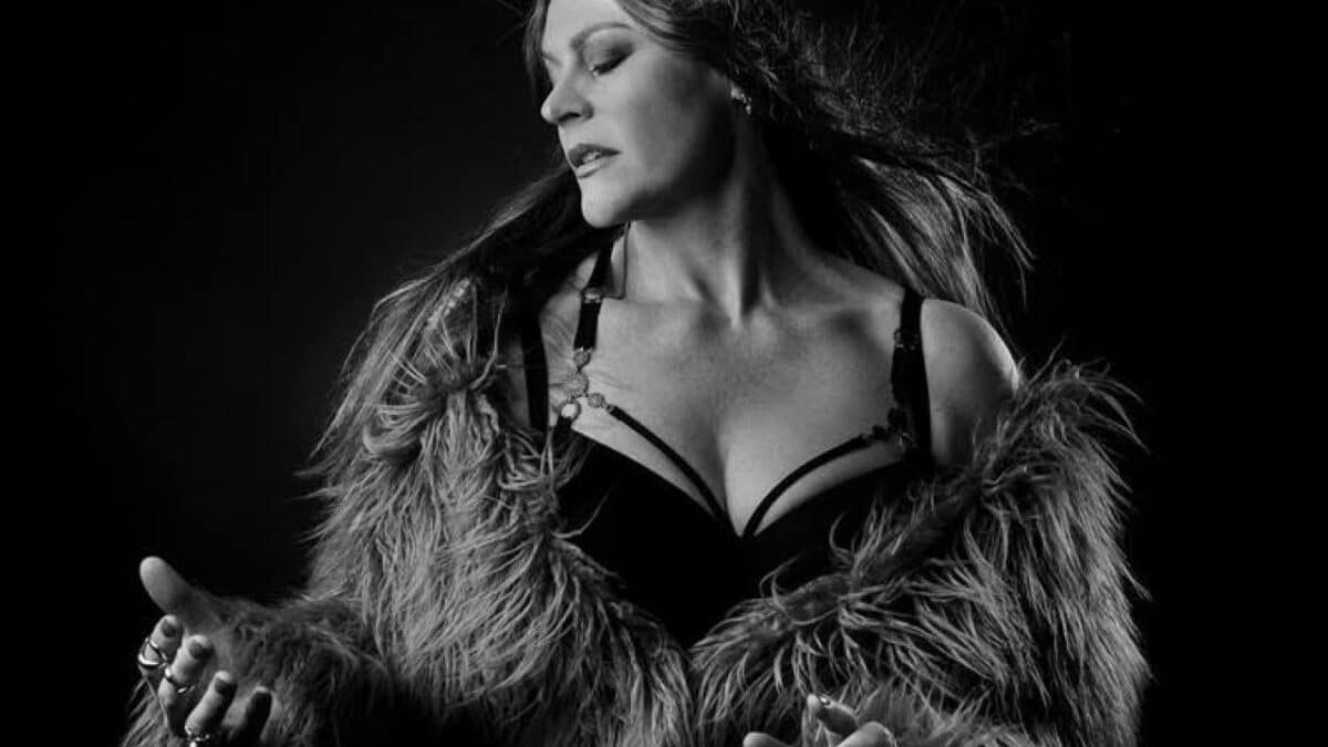 Floor Jansen (Nightwish) dévoile Run, son nouveau single solo