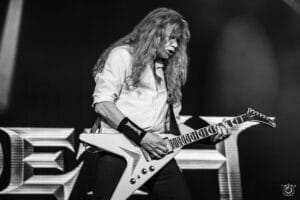 « J’espère que Dieu va me guérir » : Dave Mustaine (Megadeth) évoque sa main et la fin du groupe