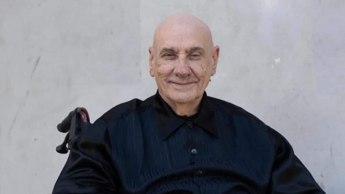 Bill Ward (Black Sabbath) explique son recours au fauteuil roulant : « Je ne suis ni à la retraite, ni malade »
